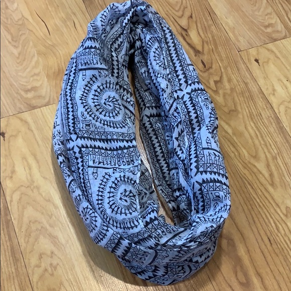 Patterned Infinity Scarf - Picture 1 of 2